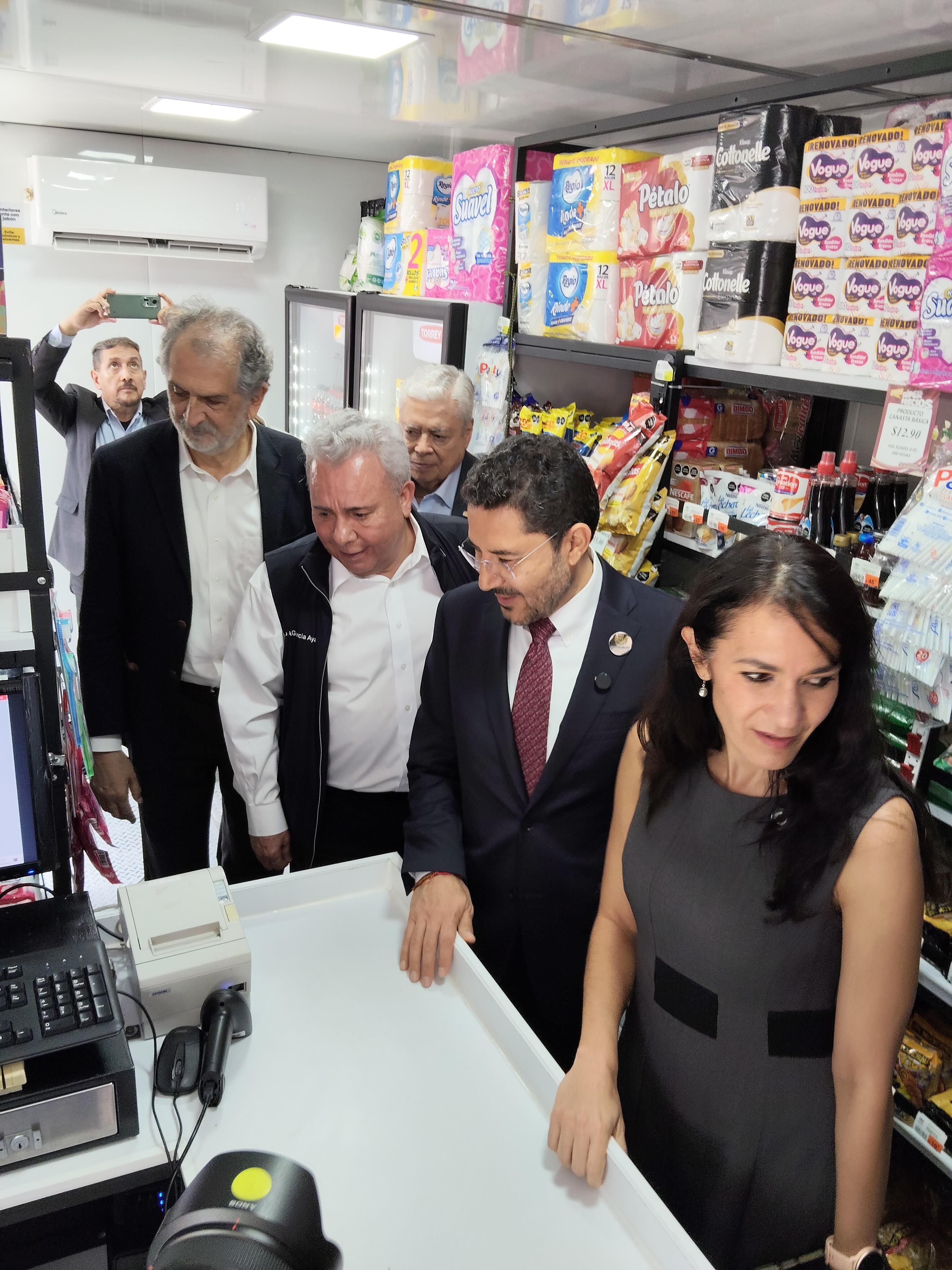 Inauguración de la Nueva Unidad de superISSSTE, en los almacenes, San Fernando No. 547
